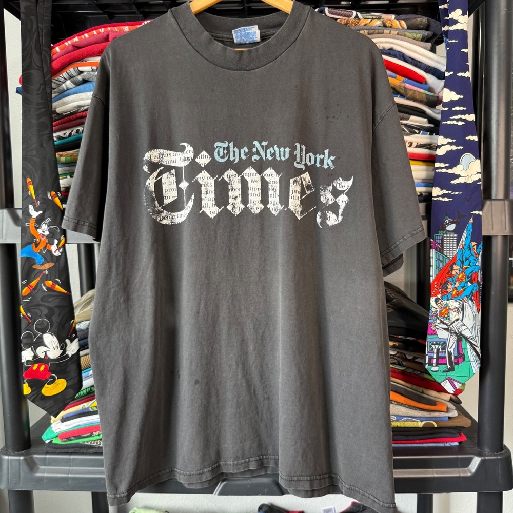 90s Black The New York Times Expect The World Graphic Tee XL Light Marks